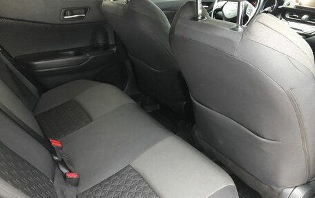 Toyota C-HR I рестайлинг, 2020 год, 2 550 000 рублей, 11 фотография