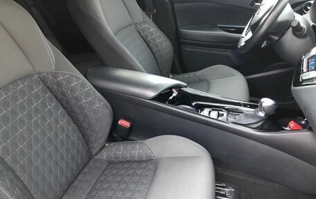 Toyota C-HR I рестайлинг, 2020 год, 2 550 000 рублей, 10 фотография