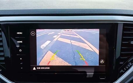 Volkswagen T-Roc I, 2022 год, 1 780 000 рублей, 9 фотография