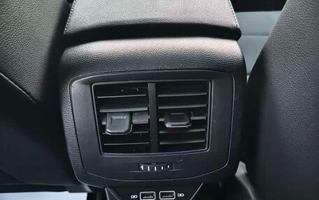 Volkswagen T-Roc I, 2022 год, 1 780 000 рублей, 15 фотография