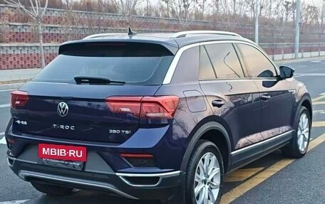 Volkswagen T-Roc I, 2022 год, 1 780 000 рублей, 6 фотография