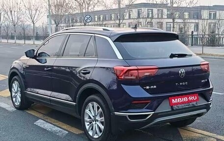 Volkswagen T-Roc I, 2022 год, 1 780 000 рублей, 7 фотография