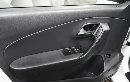 Volkswagen Polo VI (EU Market), 2015 год, 1 065 000 рублей, 16 фотография