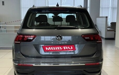 Volkswagen Tiguan II, 2021 год, 2 850 000 рублей, 5 фотография