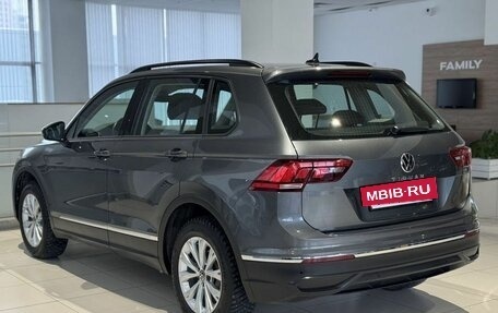 Volkswagen Tiguan II, 2021 год, 2 850 000 рублей, 6 фотография