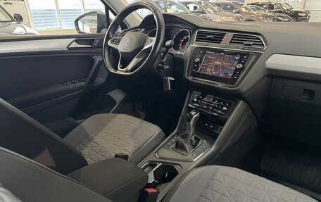 Volkswagen Tiguan II, 2021 год, 2 850 000 рублей, 16 фотография