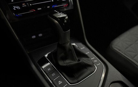 Volkswagen Tiguan II, 2021 год, 2 850 000 рублей, 22 фотография