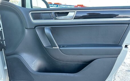 Volkswagen Touareg III, 2015 год, 2 700 000 рублей, 19 фотография