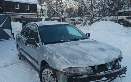 Mitsubishi Carisma I, 2001 год, 120 000 рублей, 3 фотография