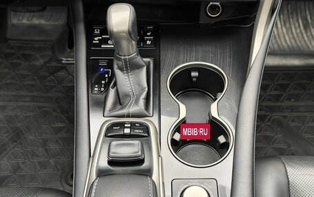 Lexus RX IV рестайлинг, 2016 год, 3 600 000 рублей, 12 фотография