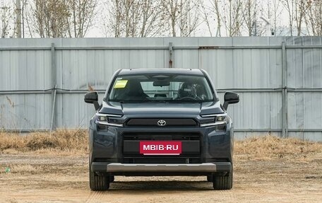 Toyota RAV4, 2025 год, 4 800 000 рублей, 2 фотография