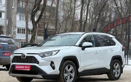Toyota RAV4, 2021 год, 3 490 000 рублей, 1 фотография
