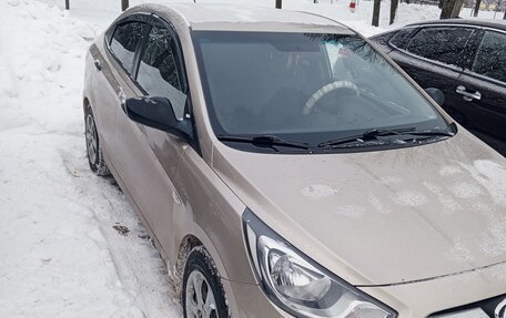 Hyundai Solaris II рестайлинг, 2012 год, 850 000 рублей, 3 фотография