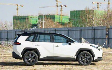 Toyota RAV4, 2025 год, 4 800 000 рублей, 4 фотография