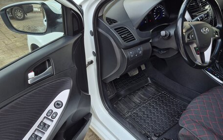 Hyundai Solaris II рестайлинг, 2015 год, 950 000 рублей, 6 фотография