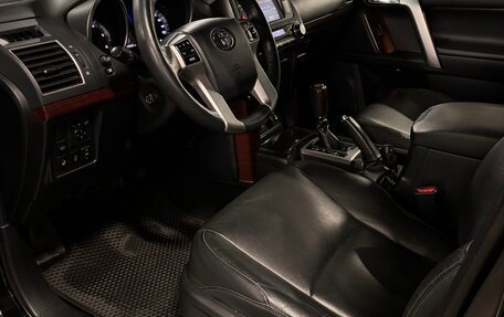 Toyota Land Cruiser Prado 150 рестайлинг 2, 2017 год, 4 250 000 рублей, 7 фотография