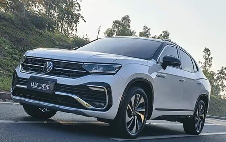 Volkswagen Touran III, 2020 год, 2 500 000 рублей, 4 фотография