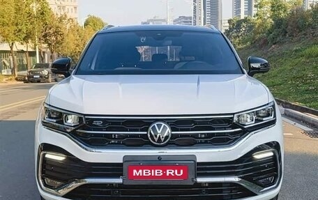 Volkswagen Touran III, 2020 год, 2 500 000 рублей, 2 фотография