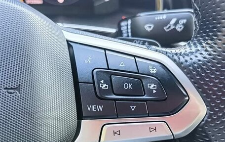 Volkswagen Touran III, 2020 год, 2 500 000 рублей, 15 фотография