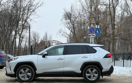 Toyota RAV4, 2021 год, 3 490 000 рублей, 5 фотография