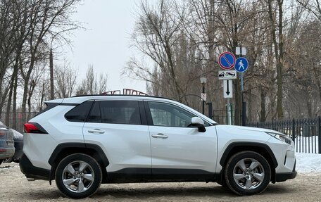 Toyota RAV4, 2021 год, 3 490 000 рублей, 4 фотография