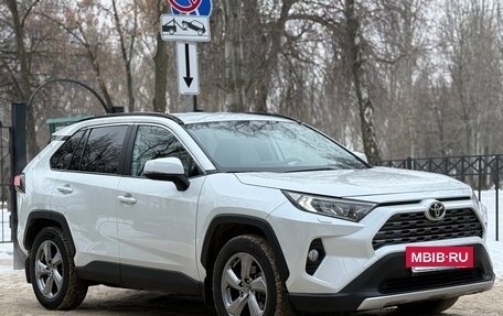 Toyota RAV4, 2021 год, 3 490 000 рублей, 3 фотография