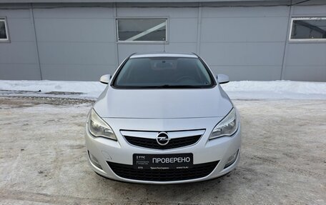 Opel Astra J, 2011 год, 635 000 рублей, 2 фотография