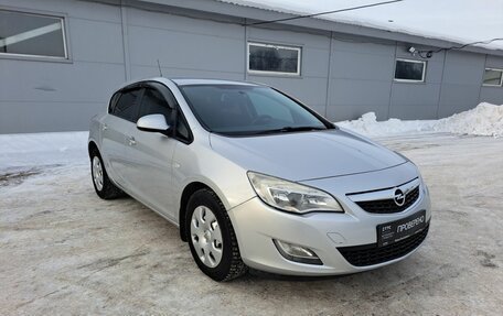 Opel Astra J, 2011 год, 635 000 рублей, 3 фотография