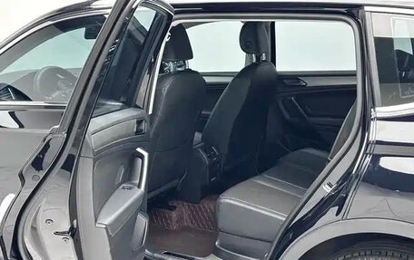 Volkswagen Tiguan II, 2021 год, 1 850 000 рублей, 5 фотография