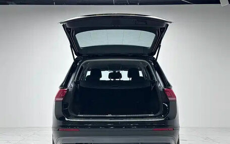 Volkswagen Tiguan II, 2021 год, 1 850 000 рублей, 7 фотография