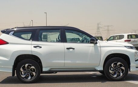 Mitsubishi Montero Sport, 2026 год, 7 015 000 рублей, 4 фотография