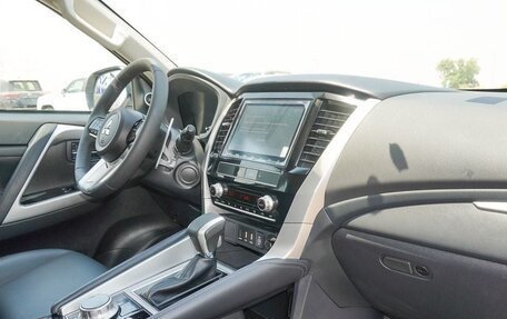 Mitsubishi Montero Sport, 2026 год, 7 015 000 рублей, 12 фотография