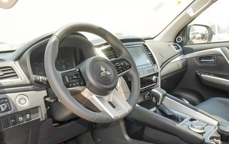 Mitsubishi Montero Sport, 2026 год, 7 015 000 рублей, 13 фотография