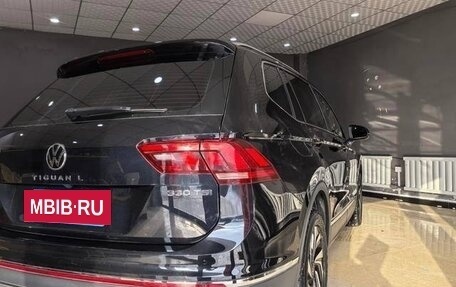 Volkswagen Tiguan II, 2023 год, 2 990 000 рублей, 5 фотография