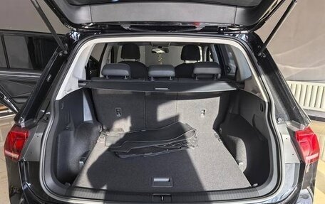 Volkswagen Tiguan II, 2023 год, 2 990 000 рублей, 9 фотография