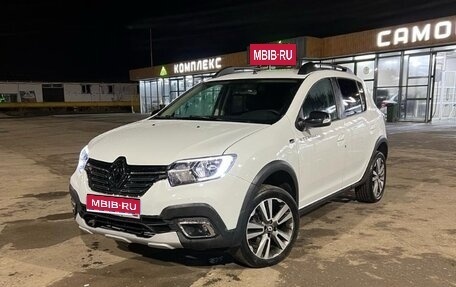 Renault Sandero II рестайлинг, 2021 год, 920 000 рублей, 1 фотография