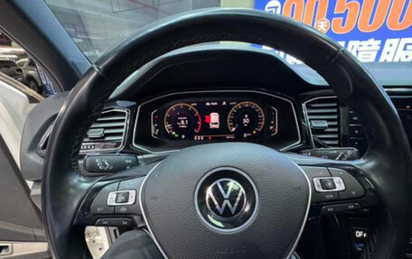 Volkswagen T-Roc I, 2022 год, 2 750 000 рублей, 11 фотография