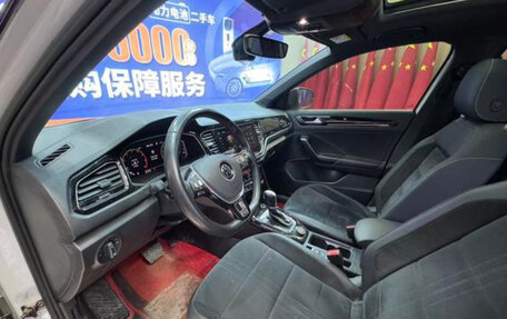 Volkswagen T-Roc I, 2022 год, 2 750 000 рублей, 10 фотография