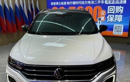 Volkswagen T-Roc I, 2022 год, 2 750 000 рублей, 2 фотография