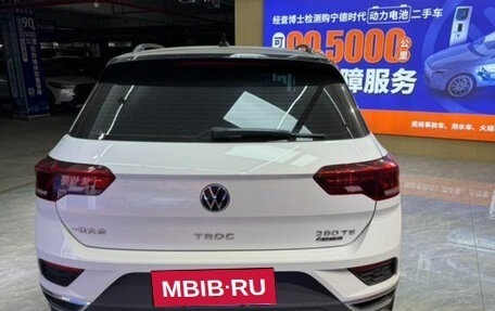 Volkswagen T-Roc I, 2022 год, 2 750 000 рублей, 6 фотография