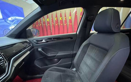 Volkswagen T-Roc I, 2022 год, 2 750 000 рублей, 14 фотография