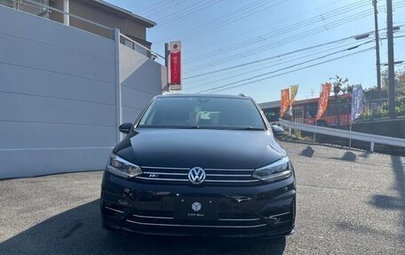 Volkswagen Touran III, 2021 год, 1 680 777 рублей, 2 фотография