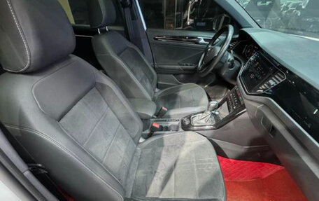 Volkswagen T-Roc I, 2022 год, 2 750 000 рублей, 17 фотография