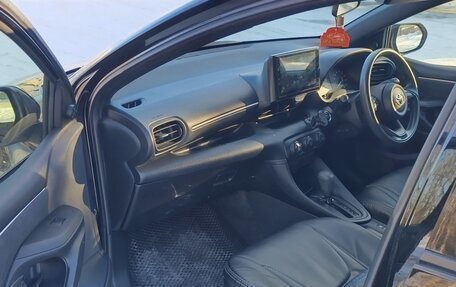 Toyota Yaris, 2020 год, 1 300 000 рублей, 5 фотография