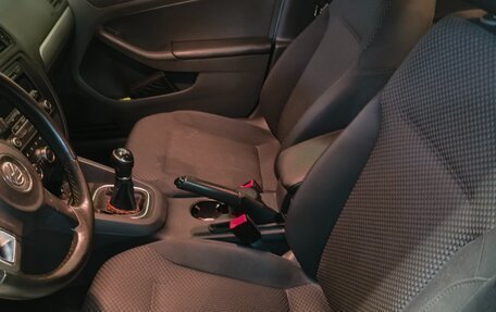 Volkswagen Jetta VI, 2012 год, 750 000 рублей, 5 фотография