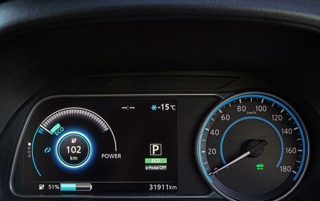 Nissan Leaf II, 2019 год, 1 829 000 рублей, 12 фотография