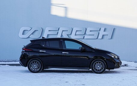 Nissan Leaf II, 2019 год, 1 829 000 рублей, 5 фотография