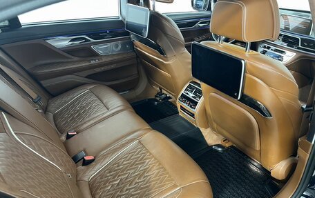 BMW 7 серия, 2019 год, 5 620 000 рублей, 16 фотография