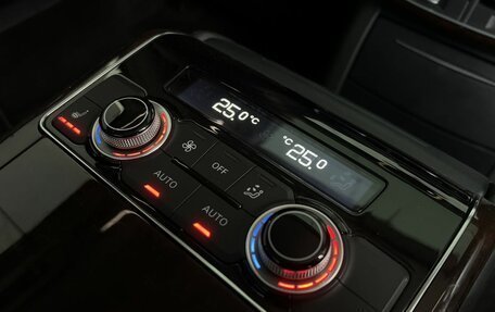 Audi A8, 2013 год, 2 150 000 рублей, 21 фотография