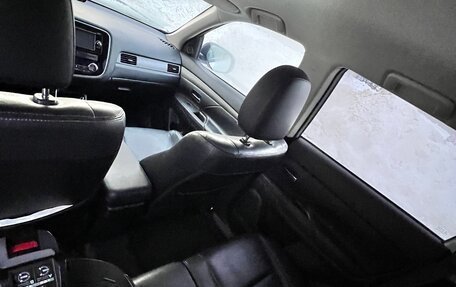 Mitsubishi Outlander III рестайлинг 3, 2014 год, 1 750 000 рублей, 10 фотография